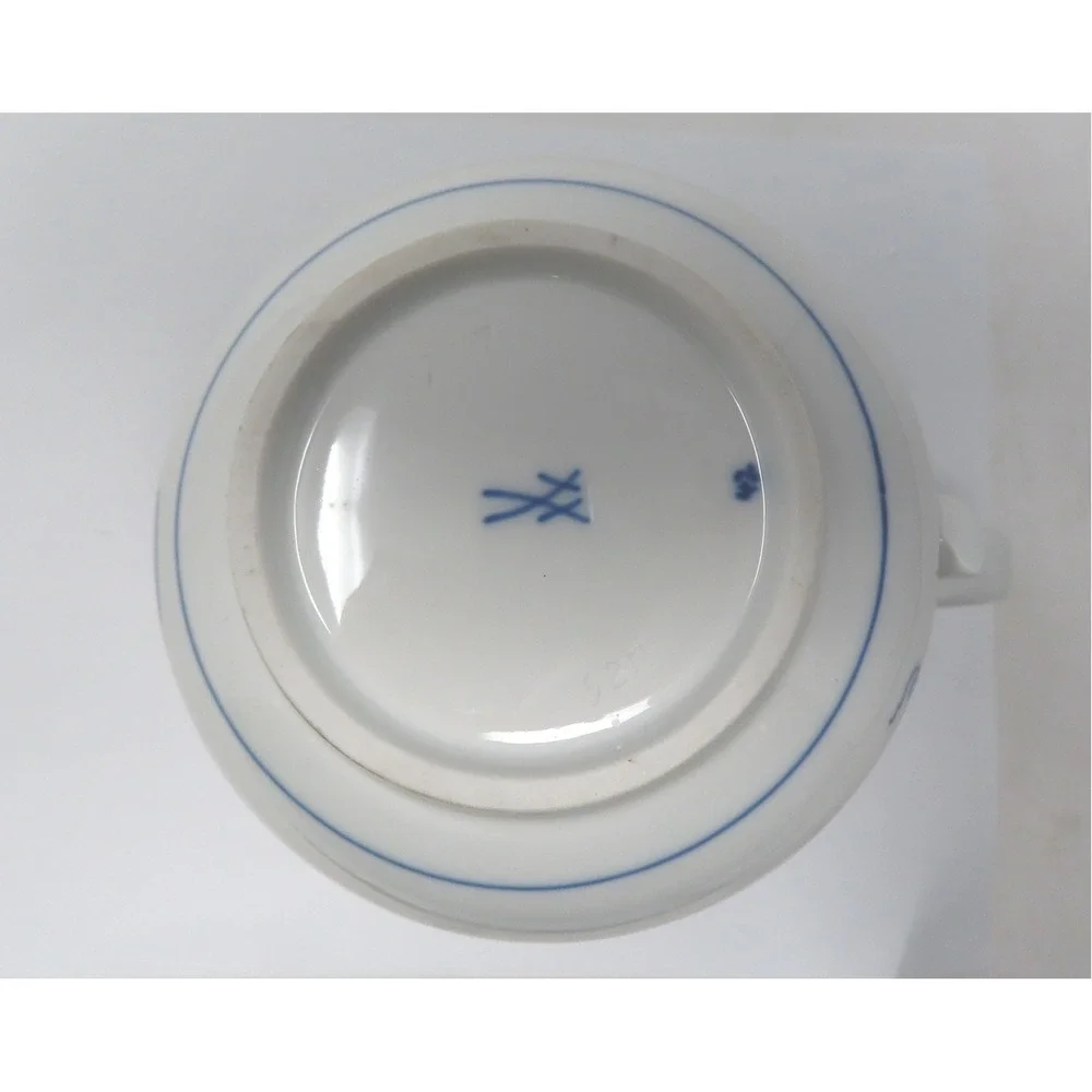 Meissen‎ Blue Onion Porcelain Pitcher Scalloped Rim Crossed Swords German